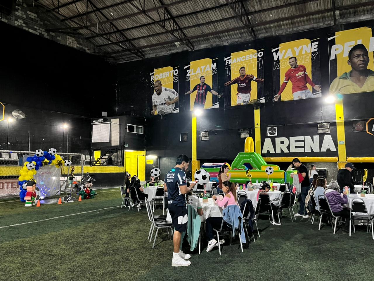 Fiesta en curso en Arena Soccer